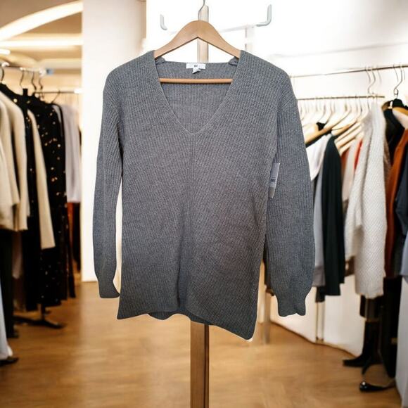 BP. Nordstrom Heather Gray V Neck Knit Pullover Sweater Size XS NWT Casual - Picture 1 of 9